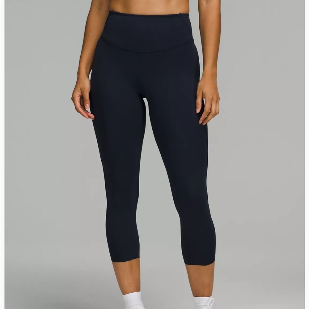 Lululemon navy blue cropped leggings size 8